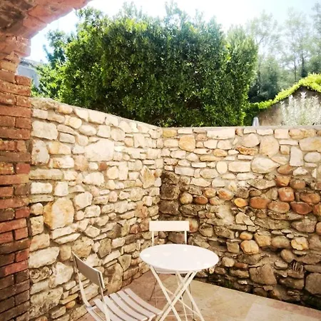 Charmante Batisse Provencale Avec Piscine A 30 Min D'uzes Rivieres (Gard)